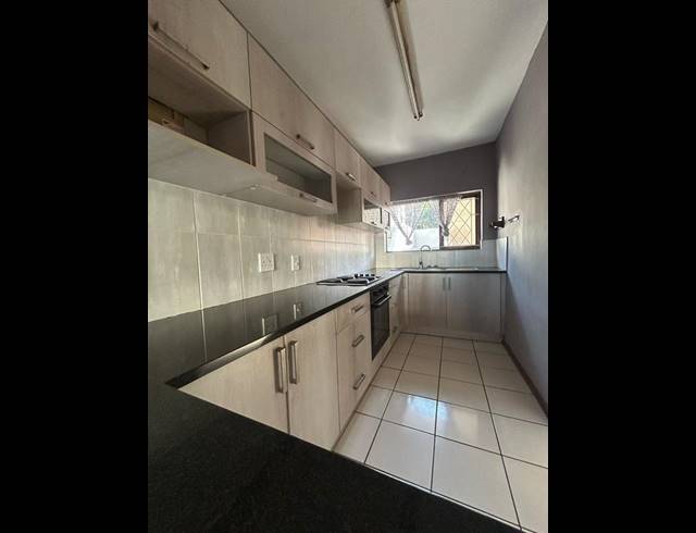 2 BEDROOM APARTMENT FOR SALE IN MARGATE